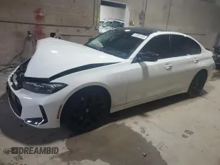 2025 BMW 3 Series 330i xDrive z VIN 3MW89CW08S8F13696, wystawiony jako Copart lot #51581325 z przebiegiem 5 903 mil mil oraz Szkoda całkowita • Salvage title. Historia ofert i sprzedaży dostępna na DreamBid. Obrazek 1.