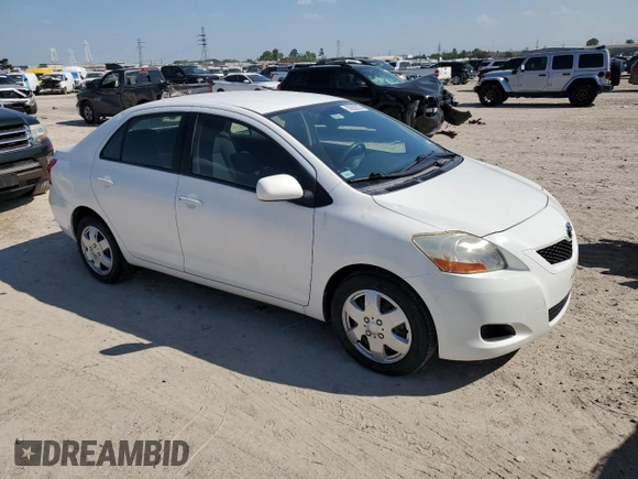 2009 Toyota Yaris z VIN JTDBT903X91338995, wystawiony jako Copart lot #50552035 z przebiegiem 133 279 mil mil oraz Tytuł czysty. Historia ofert i sprzedaży dostępna na DreamBid. Obrazek 4.