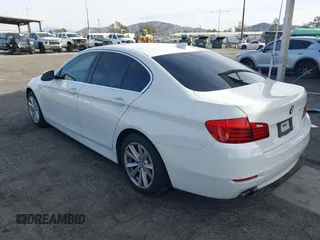 2016 BMW 5 Series 528i z VIN WBA5A5C59GG351835, wystawiony jako IAAI lot #41398573 z przebiegiem 128 214 mil mil oraz . Historia ofert i sprzedaży dostępna na DreamBid. Obrazek 3.