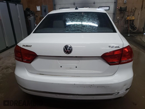 2014 Volkswagen Passat TDI SEL Premium with VIN 1VWCN7A3XEC098814, listed as a Copart auction lot 53314255 with 111,916 mi miles and Clean Title. Bid and sale history available at carsss.com. Image 6.