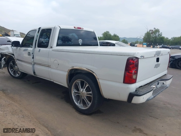 2003 Chevrolet Silverado 1500 LS with VIN 2GCEC19X931162981, listed as a IAAI auction lot 41885134 with 168,962 mi miles. Bid and sale history available at carsss.com. Image 3.