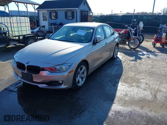 2014 BMW 3 Series 328i xDrive с VIN WBA3B5C56EP541173, выставлен на аукционе IAAI как лот 41865108 с пробегом 122 269 миль миль и . История ставок и продаж доступна на DreamBid. Изображение 2.