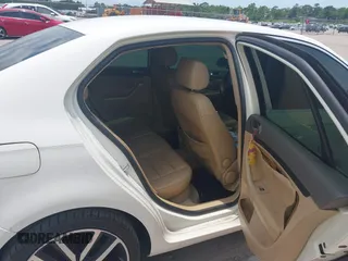 2006 Volkswagen Jetta 1.9L TDI z VIN 3VWRT71K86M632237, wystawiony jako IAAI lot #42390120 z przebiegiem 359 623 mil mil oraz . Historia ofert i sprzedaży dostępna na DreamBid. Obrazek 8.