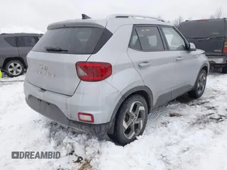 2022 Hyundai Venue SEL z VIN KMHRC8A31NU206543, wystawiony jako IAAI lot #41354252 z przebiegiem 42 256 mil mil oraz . Historia ofert i sprzedaży dostępna na DreamBid. Obrazek 4.