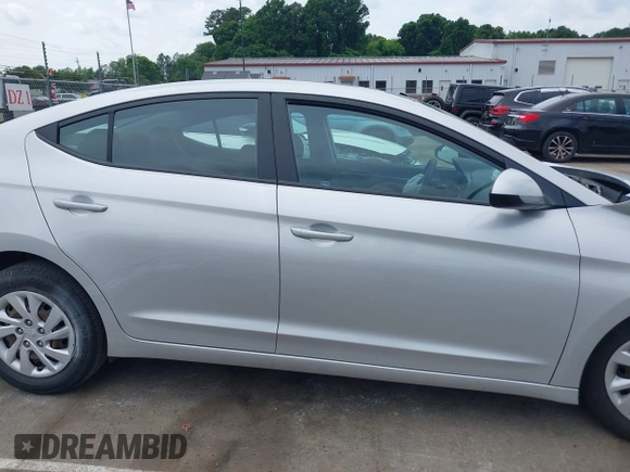 2020 Hyundai Elantra SE z VIN 5NPD74LF8LH500998, wystawiony jako IAAI lot #42266450 z przebiegiem 25 320 mil mil oraz . Historia ofert i sprzedaży dostępna na DreamBid. Obrazek 13.