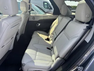 2017 Land Rover Discovery HSE with VIN SALRRBBV8HA036454, listed as a Copart auction lot 71441964 with 187,578 mi miles and Clean Title. Bid and sale history available at carsss.com. Image 9.