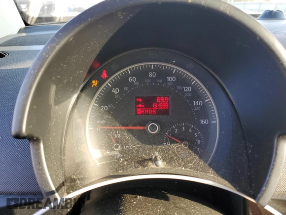 2009 Volkswagen Beetle Blush with VIN 3VWSG31Y49M411919, listed as a Copart auction lot 77814874 with 131,399 mi miles and Salvage title. Bid and sale history available at DreamBid. Image 9.