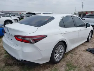 2024 Toyota Camry LE z VIN 4T1R11AK3RU223693, wystawiony jako IAAI lot #41920547 z przebiegiem Nie podano mil oraz . Historia ofert i sprzedaży dostępna na DreamBid. Obrazek 4.