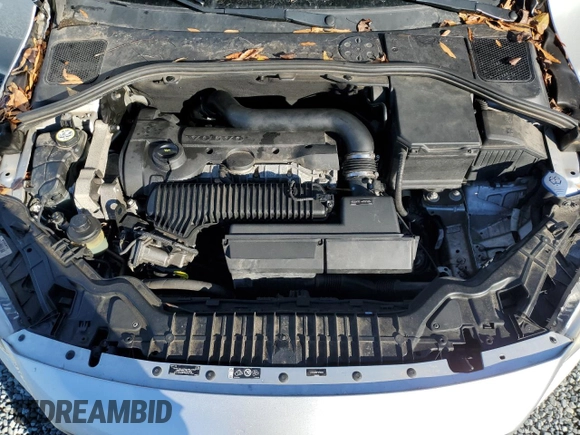 2015 Volvo V60 z VIN YV1612SD8F1212533, wystawiony jako Copart lot #84704784 z przebiegiem 150 988 mil mil oraz Czysty tytuł • Clean title. Historia ofert i sprzedaży dostępna na DreamBid. Obrazek 12.