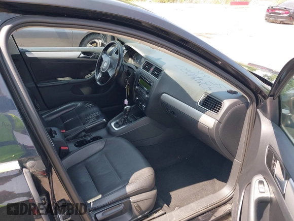 2013 Volkswagen Jetta SE with VIN 3VWDP7AJ4DM415061, listed as a IAAI auction lot 42414027 with 192,577 mi miles and . Bid and sale history available at DreamBid. Image 5.