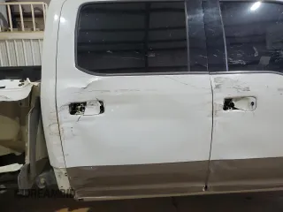 2020 Ford F-250 XL z VIN 1FT7W2B67LED21292, wystawiony jako Copart lot #54233345 z przebiegiem 163 632 mil mil oraz Szkoda całkowita • Salvage title. Historia ofert i sprzedaży dostępna na DreamBid. Obrazek 10.