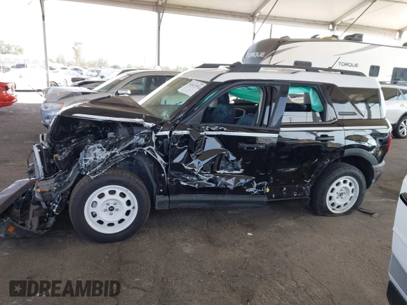 2024 Ford Bronco Sport Heritage z VIN 3FMCR9G63RRF08666, wystawiony jako IAAI lot #42433592 z przebiegiem 11 532 mil mil oraz . Historia ofert i sprzedaży dostępna na DreamBid. Obrazek 14.