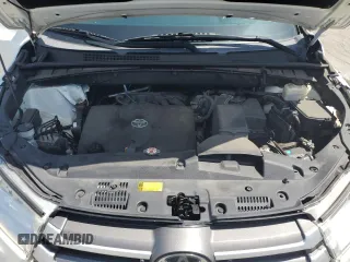 2018 Toyota Highlander LE z VIN 5TDBZRFH4JS890548, wystawiony jako Copart lot #56752715 z przebiegiem 54 152 mil mil oraz Szkoda całkowita • Salvage title. Historia ofert i sprzedaży dostępna na DreamBid. Obrazek 12.