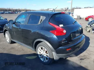2011 Nissan Juke SL with VIN JN8AF5MV6BT020992, listed as a IAAI auction lot 42061359 with 77,242 mi miles. Bid and sale history available at carsss.com. Image 3.