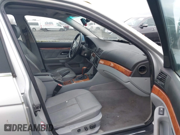 2001 BMW 5 Series 530iA with VIN WBADT63431CF04598, listed as a IAAI auction lot 41449729 with 1 mi miles. Bid and sale history available at carsss.com. Image 5.