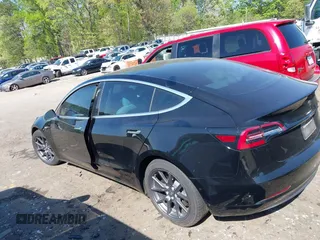 2020 Tesla Model 3 Long Range z VIN 5YJ3E1EB3LF622290, wystawiony jako IAAI lot #41978398 z przebiegiem 59 127 mil mil oraz . Historia ofert i sprzedaży dostępna na DreamBid. Obrazek 13.