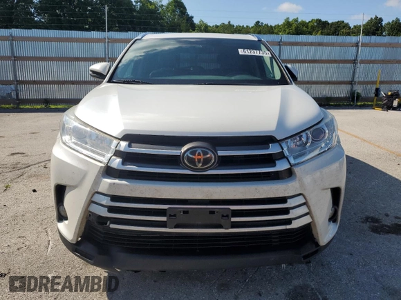 2017 Toyota Highlander XLE with VIN 5TDJZRFHXHS444894, listed as a Copart auction lot 61237735 with 151,073 mi miles and Salvage title. Bid and sale history available at DreamBid. Image 5.
