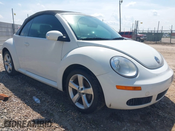 2007 Volkswagen Beetle Triple White with VIN 3VWFF31Y77M421510, listed as a IAAI auction lot 42682813 with 113,766 mi miles and . Bid and sale history available at DreamBid. Image 1.