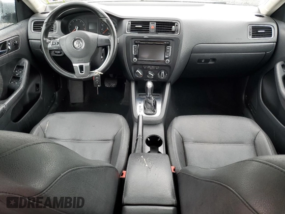 2011 Volkswagen Jetta SE with VIN 3VWDZ7AJ5BM319091, listed as a Copart auction lot 57991585 with 185,458 mi miles and Salvage title. Bid and sale history available at DreamBid. Image 8.