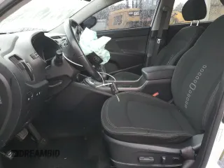 2012 Kia Sportage EX z VIN KNDPC3A27C7342953, wystawiony jako Copart lot #59383485 z przebiegiem 127 635 mil mil oraz Szkoda całkowita • Salvage title. Historia ofert i sprzedaży dostępna na DreamBid. Obrazek 7.