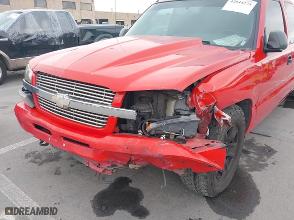 2004 Chevrolet Silverado 1500 Work Truck with VIN 2GCEC19T441162305, listed as a IAAI auction lot 42044275 with 154,971 mi miles. Bid and sale history available at carsss.com. Image 6.