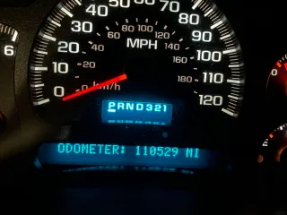 2005 GMC Yukon XL SLT with VIN 1GKFK16Z25J182614, listed as a Copart auction lot 48441255 with 110,529 mi miles and Salvage Title. Bid and sale history available at carsss.com. Image 8.
