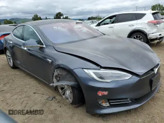 2018 Tesla Model S 75D with VIN 5YJSA1E23JF247215, listed as a Copart auction lot 52550135 with 118,216 mi miles and Salvage Title. Bid and sale history available at DreamBid. Image 4.