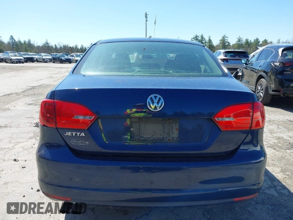 2014 Volkswagen Jetta S z VIN 3VW2K7AJ4EM256582, wystawiony jako IAAI lot #42115329 z przebiegiem 154 096 mil mil oraz . Historia ofert i sprzedaży dostępna na DreamBid. Obrazek 16.