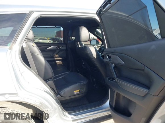 2020 Mazda CX-9 Grand Touring z VIN JM3TCADY7L0416696, wystawiony jako IAAI lot #41310183 z przebiegiem 105 754 mil mil oraz . Historia ofert i sprzedaży dostępna na DreamBid. Obrazek 8.
