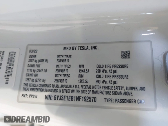 2022 Tesla Model 3 Long Range z VIN 5YJ3E1EB1NF192570, wystawiony jako IAAI lot #42230750 z przebiegiem 63 462 mil mil oraz . Historia ofert i sprzedaży dostępna na DreamBid. Obrazek 9.
