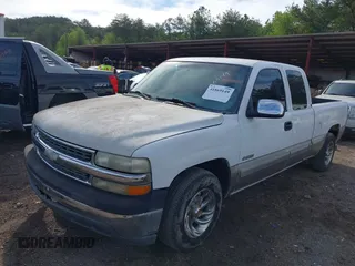 2000 Chevrolet Silverado 1500 with VIN 2GCEC19V3Y1329826, listed as a IAAI auction lot 41869149 with 240,513 mi miles. Bid and sale history available at carsss.com. Image 2.