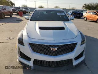 2017 Cadillac CTS-V z VIN 1G6A15S66H0145204, wystawiony jako Copart lot #74996224 z przebiegiem 28 261 mil mil oraz Szkody całkowita. Historia ofert i sprzedaży dostępna na DreamBid. Obrazek 5.
