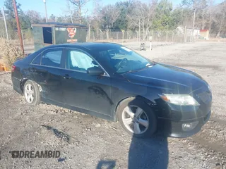 2011 Toyota Camry LE z VIN 4T1BF3EK9BU170965, wystawiony jako IAAI lot #41403198 z przebiegiem 152 064 mil mil oraz . Historia ofert i sprzedaży dostępna na DreamBid. Obrazek 1.