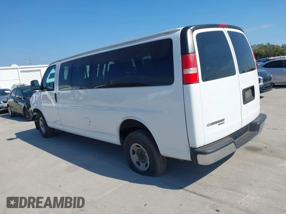 2013 Chevrolet Express Passenger LT с VIN 1GAZG1FG1D1192177, выставлен на аукционе IAAI как лот 41521801 с пробегом 100 323 миль миль и . История ставок и продаж доступна на DreamBid. Изображение 14.