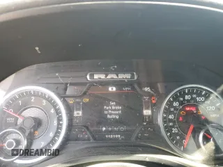 2022 Ram 1500 Big Horn z VIN 1C6RRFBG2NN423920, wystawiony jako Copart lot #50741045 z przebiegiem 112 199 mil mil oraz Szkoda całkowita • Salvage title. Historia ofert i sprzedaży dostępna na DreamBid. Obrazek 9.