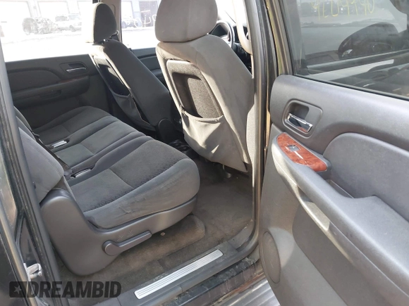 2007 Chevrolet Suburban LT с VIN 1GNFK16317J312027, выставлен на аукционе IAAI как лот 42214940 с пробегом 305 088 миль миль и . История ставок и продаж доступна на DreamBid. Изображение 8.