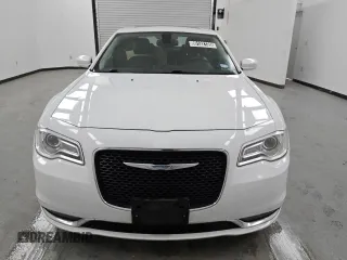 2016 Chrysler 300 Anniversary Edition with VIN 2C3CCAAG6GH313912, listed as a Copart auction lot 50132135 with 124,933 mi miles and Clean Title. Bid and sale history available at DreamBid. Image 5.