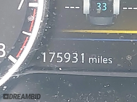 2017 Nissan Maxima SL z VIN 1N4AA6AP3HC441685, wystawiony jako IAAI lot #42236439 z przebiegiem 175 931 mil mil oraz . Historia ofert i sprzedaży dostępna na DreamBid. Obrazek 18.