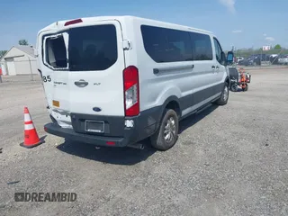 2021 Ford Transit Passenger XL z VIN 1FBAX2Y84MKA14973, wystawiony jako IAAI lot #42149017 z przebiegiem 105 171 mil mil oraz . Historia ofert i sprzedaży dostępna na DreamBid. Obrazek 4.