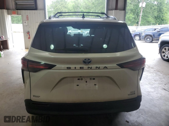 2021 Toyota Sienna XLE with VIN 5TDYRKEC0MS041223, listed as a Copart auction lot 55113465 with 97,670 mi miles and Clean Title. Bid and sale history available at DreamBid. Image 6.