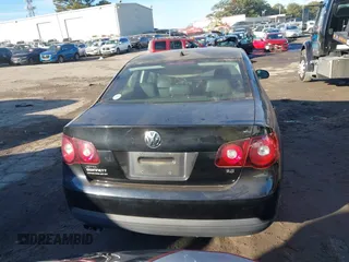 2010 Volkswagen Jetta Limited Edition с VIN 3VWAX7AJ4AM141777, выставлен на аукционе IAAI как лот 41461764 с пробегом 221 764 миль миль и . История ставок и продаж доступна на DreamBid. Изображение 16.