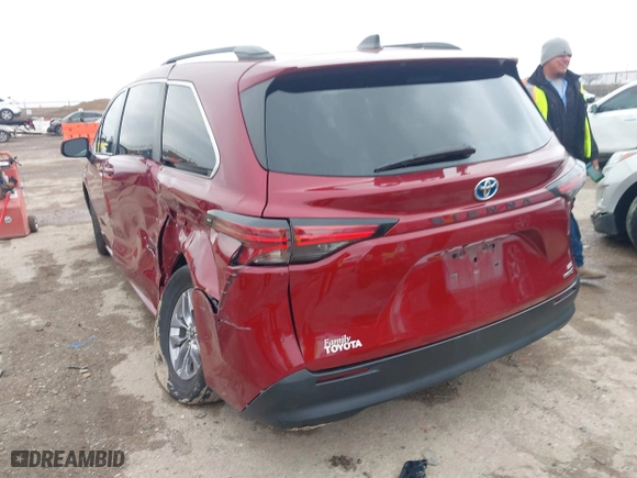 2021 Toyota Sienna LE with VIN 5TDKRKEC5MS025881, listed as a IAAI auction lot 41565581 with 1 mi miles. Bid and sale history available at carsss.com. Image 3.