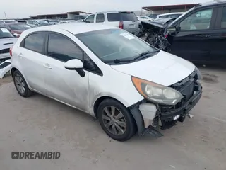 2013 Kia Rio SX z VIN KNADN5A35D6208805, wystawiony jako IAAI lot #42272807 z przebiegiem 105 429 mil mil oraz . Historia ofert i sprzedaży dostępna na DreamBid. Obrazek 1.