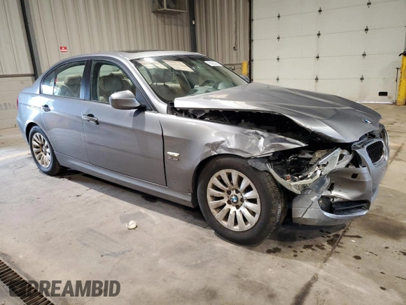 2009 BMW 3 Series 328i xDrive with VIN WBAPK53519A511752, listed as a Copart auction lot 60935025 with 129,307 mi miles and Salvage title. Bid and sale history available at DreamBid. Image 4.