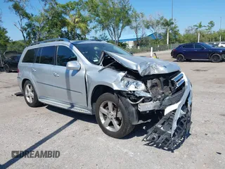 2009 Mercedes-Benz GL 450 z VIN 4JGBF71E89A451934, wystawiony jako IAAI lot #42041370 z przebiegiem 259 865 mil mil oraz . Historia ofert i sprzedaży dostępna na DreamBid. Obrazek 1.