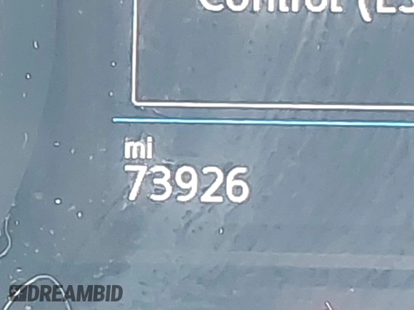 2018 Volkswagen Tiguan SEL z VIN 3VV2B7AX6JM195125, wystawiony jako IAAI lot #42523047 z przebiegiem 73 926 mil mil oraz . Historia ofert i sprzedaży dostępna na DreamBid. Obrazek 16.