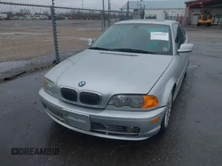 2001 BMW 3 Series 330Ci with VIN WBABN53461JU32400, listed as a IAAI auction lot 41655365 with 185,918 mi miles. Bid and sale history available at carsss.com. Image 6.