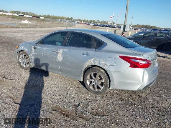 2016 Nissan Altima 2.5 S with VIN 1N4AL3APXGN347668, listed as a IAAI auction lot 40896051 with 166,232 mi miles. Bid and sale history available at carsss.com. Image 3.