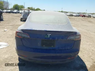 2020 Tesla Model 3 Standard Range Plus z VIN 5YJ3E1EA2LF739866, wystawiony jako IAAI lot #41842179 z przebiegiem 70 089 mil mil oraz . Historia ofert i sprzedaży dostępna na DreamBid. Obrazek 15.