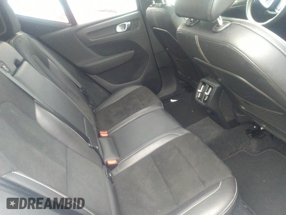 2020 Volvo XC40 R-Design с VIN YV4162UM2L2305405, выставлен на аукционе IAAI как лот 41531111 с пробегом 82 352 миль миль и . История ставок и продаж доступна на DreamBid. Изображение 8.